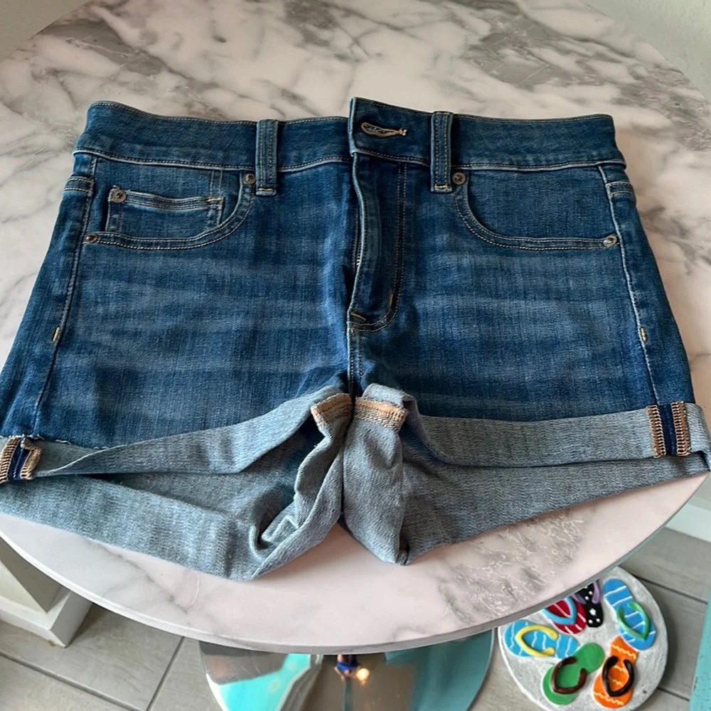 AE shorts brand new size 8 - Picture 1 of 4